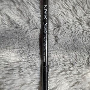 NYX Suede Matte Lip Liner in Deep Black